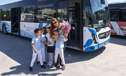 Zerrin Kaptan’a dördüzlerinden sürpriz: Sefer sırasında anneler gününü kutladılar