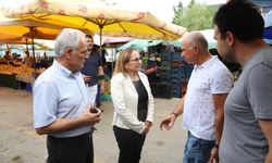 Başkan Akın pazar esnafı ve vatandaşlarla buluştu