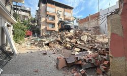 Buca Onat Tüneli çalışmalarında kritik aşama: 12 riskli binadan 8’i yıkıldı