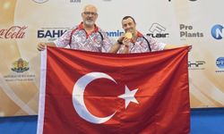 Dört kez dünya şampiyonu oldu: İzmirli Alper Öztürk Bulgaristan'da tarih yazdı