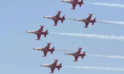 Çiğli’de gökyüzü şöleni: Gençlik ve Havacılık Festivali başladı