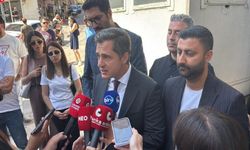 Deniz Yücel'den Buca operasyonuna tepki: Şafak baskınıyla gözaltına almak hukuki değil