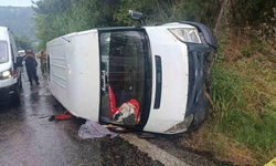 Kiraz’da tarım işçilerini taşıyan servis şarampole devrildi: 1 ölü, 10 yaralı