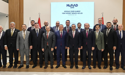 Bakan Kacır İzmir’de iş dünyasıyla buluştu: Yatırım ve teknoloji vizyonu konuşuldu