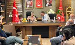 Gümrükçü gönül aldı: "Makamların sahibi sizlersiniz" dedi, koltuğu Gülen Teyze’ye devretti!
