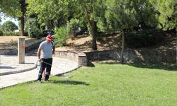 Menderes'te parklar yaz boyunca titizlikle bakımdan geçiyor