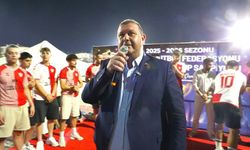Menderes’i şampiyonluk coşkusu sardı: 1957 Menderes Spor kupaya uzandı