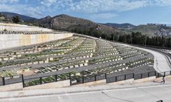 İzmir'de mezarlıklarda yeni dönem! Türkiye'de ilk kez uygulanacak sistem hayata geçiriliyor