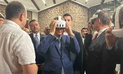 İzmir'de 15 Temmuz Dijital Deneyim Merkezi açıldı! Demokrasi mücadelesi VR teknolojisiyle anlatılıyor