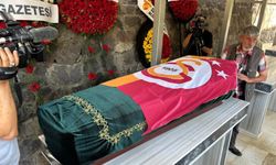 Aziz Üstel, İzmir'de düzenlenen törenle son yolculuğuna uğurlandı
