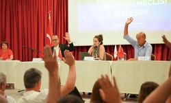 Başkan Lâl Denizli Temmuz Meclisi’nde Çeşme’nin yatırım projelerini anlattı