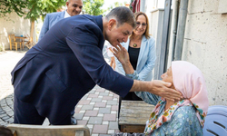 Başkan Tugay Güzelbahçe'de belediye yönetimi ve esnafla buluştu