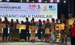 Efes Selçuk Halk Oyunları Ekibi’nden Akşehir’de kültür şöleni