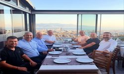 İzmir CHP’de kritik buluşma! İlçe başkanlarından “yeni parti” mesajı