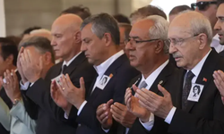 CHP'de ipler geriliyor: "1 parti, 2 genel başkan" tartışması