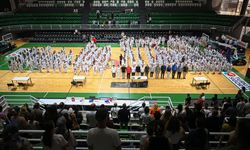 Bornova'da 600 taekwondo sporcusu buluştu
