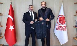 Karşıyaka’dan basketbol için önemli ziyaret: Tusder, Türkoğlu ve Beşok’la görüştü
