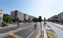 İzmir’de 6 ayda rekor asfalt seferberliği: 267 kilometrelik yol yenilendi