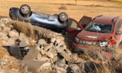 Afyonkarahisar’da feci kaza: İki otomobil çarpıştı! 2 ölü, 4 yaralı