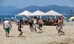 Pamucak’ta Beach Flag heyecanı! 14 takım ve 150 sporcu mücadele etti