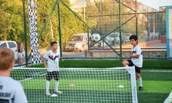Sahalar yenilendi: Çeşme'nin mahallelerinde spor şenliği başladı
