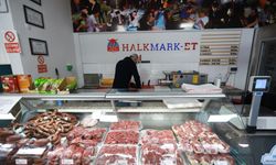 Efes Selçuk’ta Halk Mark-Et’e yoğun ilgi: Uygun fiyatlı gıda için dayanışma sürüyor