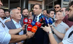 Balçova Belediye Başkanı Onur Yiğit göreve başladı! Belediye önü bayram yerine döndü