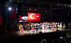 Balçova’da 30 Ağustos coşkusu dünya danslarıyla renklendi