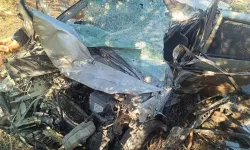 Menderes’te feci kaza: Otobüs ile otomobil çarpıştı, 2 kişi hayatını kaybetti