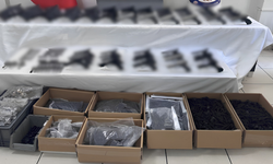 İzmir merkezli yasa dışı silah şebekesine operasyon: 13 kişi gözaltına alındı