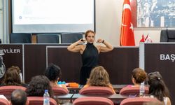 Karşıyaka Belediyesi'nden personele 'daha sağlıklı çalışma' semineri