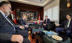AK Parti’li İnan'dan MHP'ye ziyaret: İttifakımız İzmir'de birinci parti pozisyonunda
