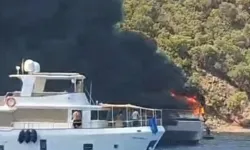 Fethiye'de tur teknesinde yangın: 115 kişi denize atlayarak kurtuldu!