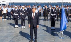Cumhuriyet Meydanı’nda 2 asırlık gurur: Başkan Tugay zabıta memurlarıyla bir araya geldi