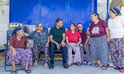 Başkan Tugay Bergama’da mahalle mahalle gezdi