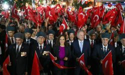 Karşıyaka’da 9 Eylül coşkusu: Sokaklar kırmızı beyaza büründü
