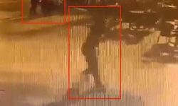 Çiğli’de belediyeye ait kafeye silahlı saldırı: O anlar kameraya yansıdı
