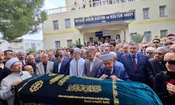 İzmir'in acı günü: Eski Başkan Burhan Özfatura son yolculuğuna uğurlandı