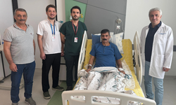 6 yıl boyunca vücudunda taşıdı: İzmir’de 57 yaşındaki hastanın böbreğinden 2,5 kiloluk kitle çıkarıldı