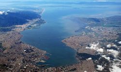 İzmir Körfezi’nde alarm: Uydu görüntülerinde dikkat çeken renklenmeler