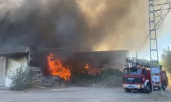 Yenigöl’de depoda başlayan yangın bitişikteki eve sıçradı