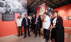 Rusya Büyükelçisi Vershinin İzmir’de Nâzım Hikmet sergisini ziyaret etti