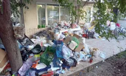 Karşıyaka’da 5 ay önce temizlenen çöp ev yeniden doldu