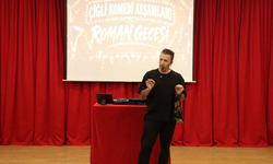 Çiğli Komedi Akşamları yeni sezona Roman Gecesi ile başladı