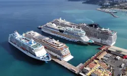 Ege’de kruvaziyer hareketliliği: Aynı gün 11 bin 811 turist geldi