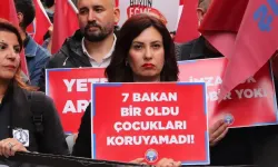 Eğitim-İş'ten Turgutlu'daki saldırı sonrası eylem: 7 bakana istifa çağrısı yapıldı