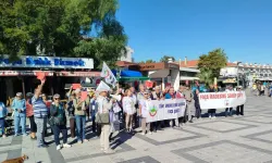 Foça’da sendika odası krizi: Emekliler tahliye kararına karşı eylem yaptı