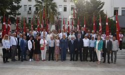 Karşıyaka’da İlköğretim Haftası kutlamaları: Çocuklar sahne aldı, protokol alkışladı