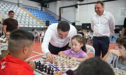 Torbalı’nın kurtuluşunun 104. yılına özel 260 minik sporcu satranç turnuvasında buluştu