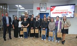 Karşıyaka’da gençler Cumhuriyet bilgisi için yarıştı